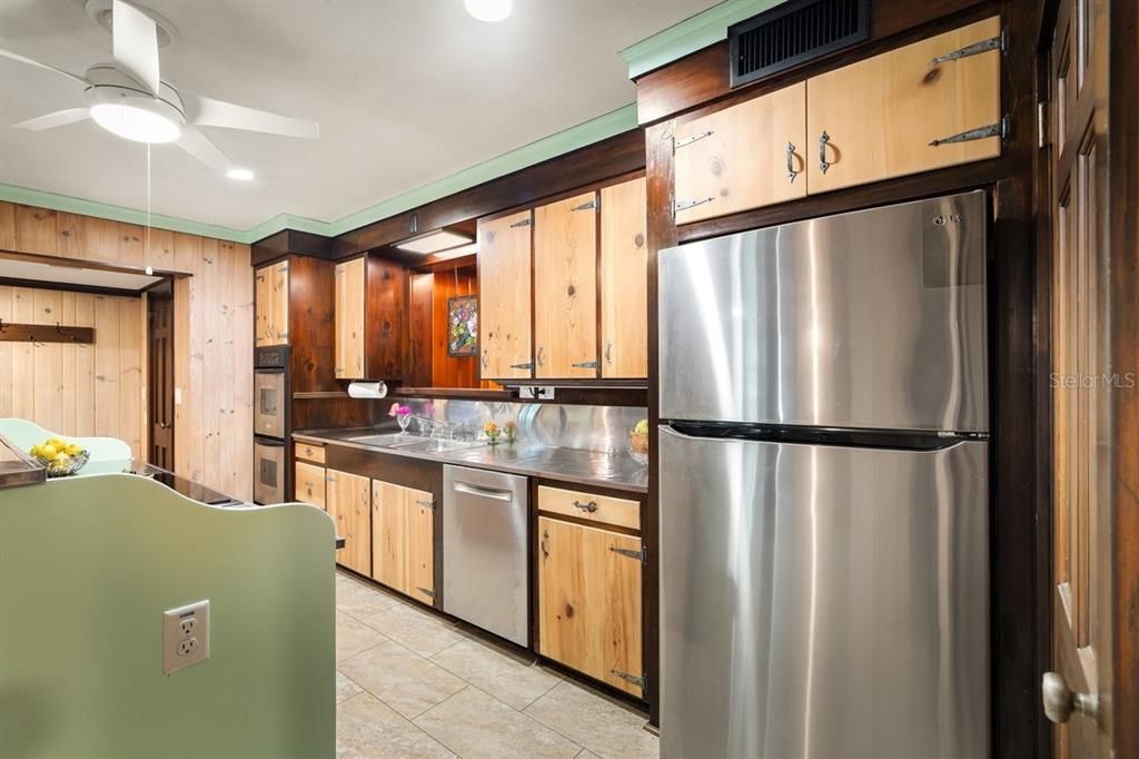 En Venta: $1,399,000 (5 camas, 4 baños, 4948 Pies cuadrados)