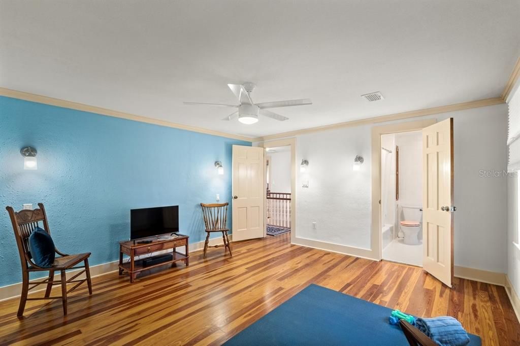 En Venta: $1,399,000 (5 camas, 4 baños, 4948 Pies cuadrados)