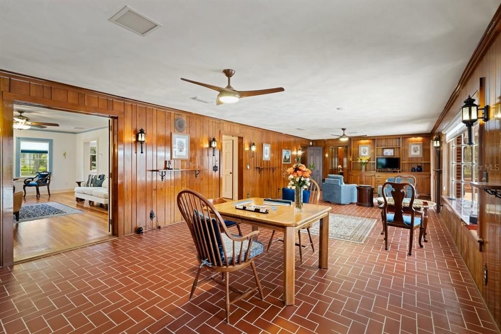 En Venta: $1,399,000 (5 camas, 4 baños, 4948 Pies cuadrados)