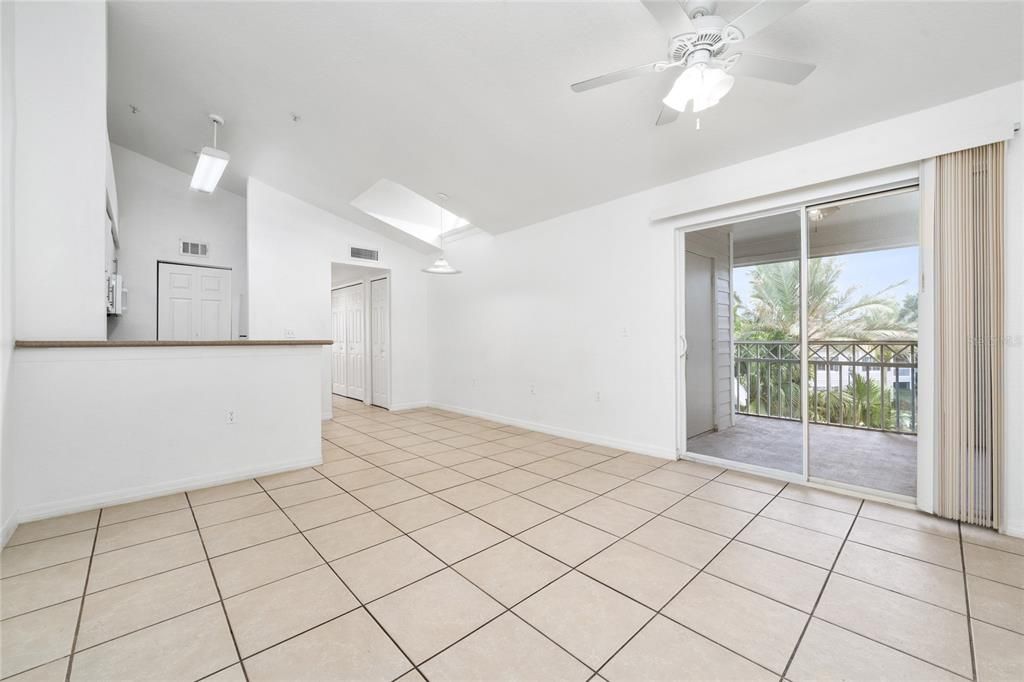 For Sale: $150,000 (1 beds, 1 baths, 650 Square Feet)