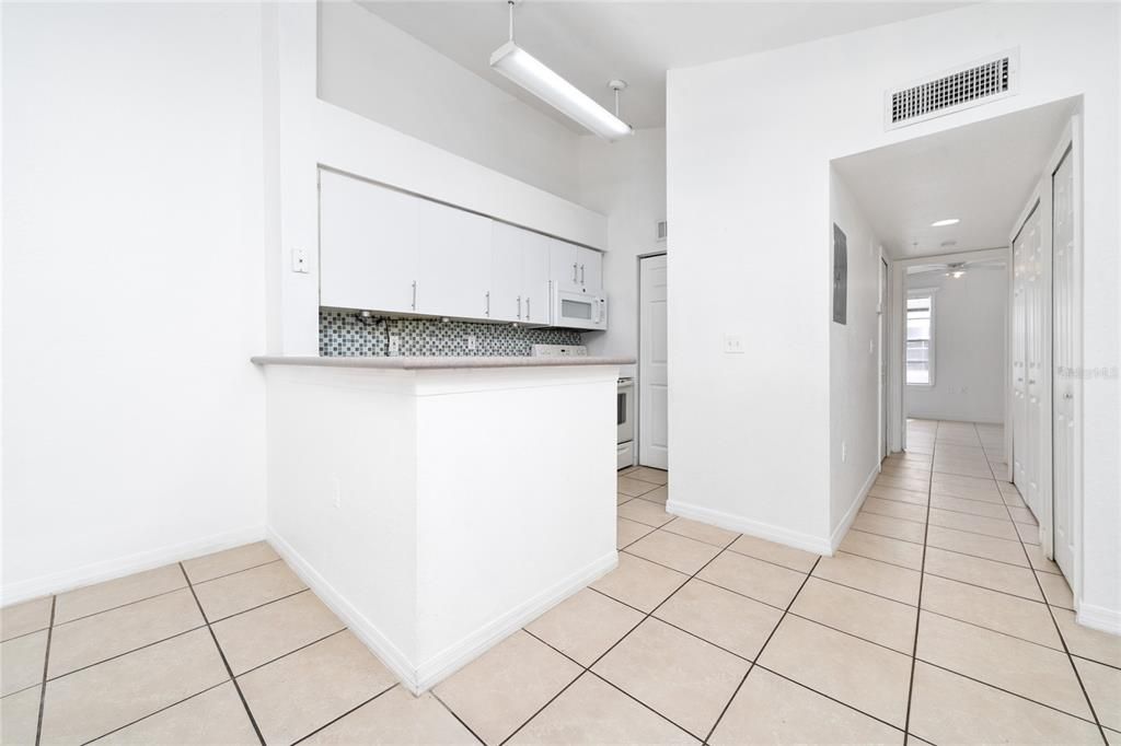 For Sale: $150,000 (1 beds, 1 baths, 650 Square Feet)