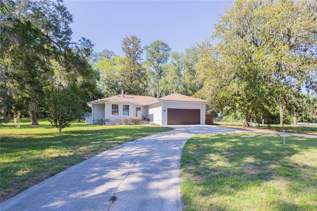 For Sale: $265,000 (3 beds, 2 baths, 1591 Square Feet)