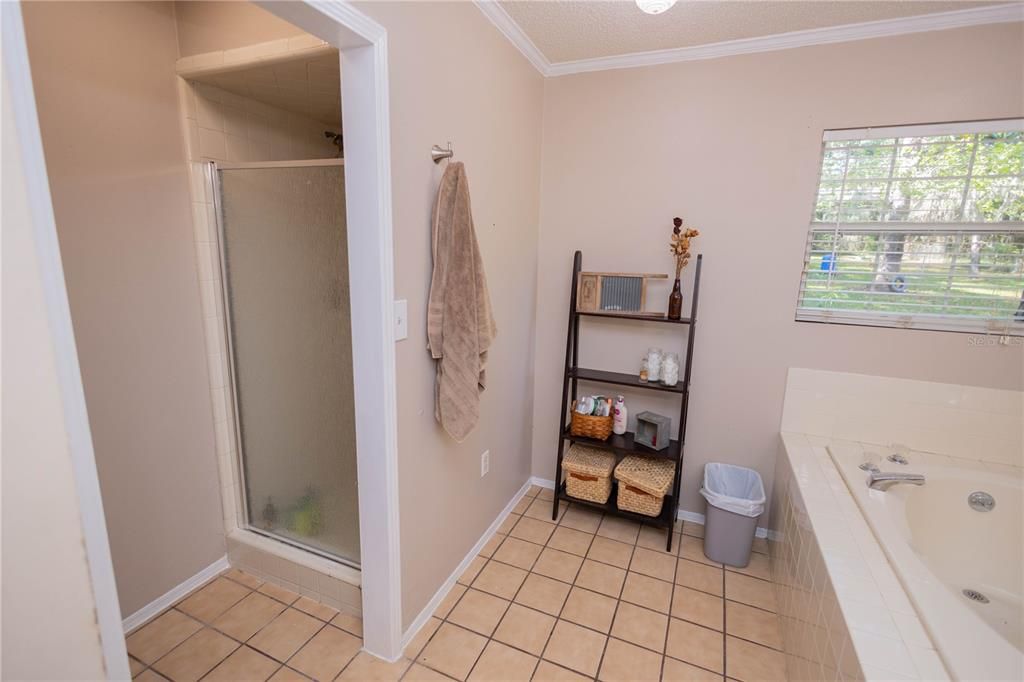 For Sale: $265,000 (3 beds, 2 baths, 1591 Square Feet)