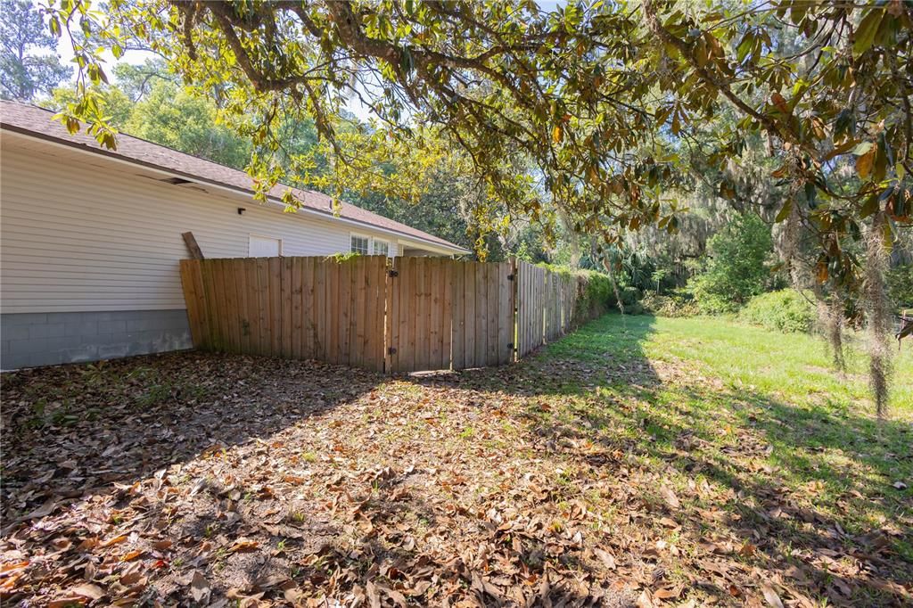 For Sale: $265,000 (3 beds, 2 baths, 1591 Square Feet)