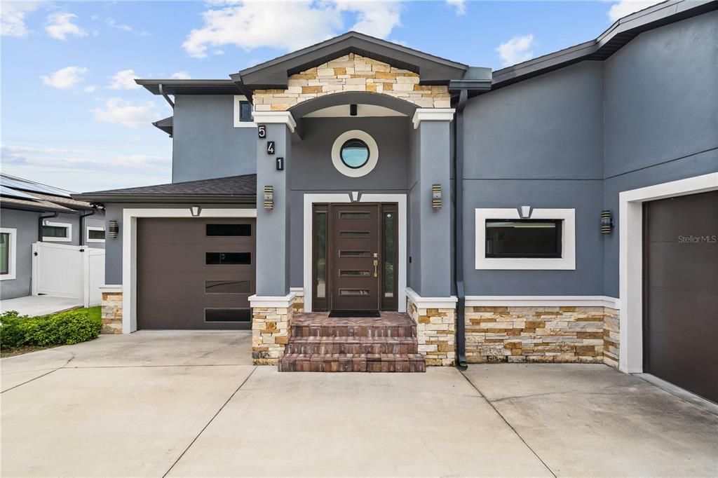 En Venta: $799,000 (4 camas, 3 baños, 3100 Pies cuadrados)