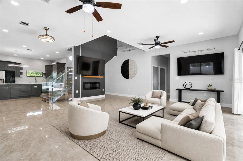 En Venta: $799,000 (4 camas, 3 baños, 3100 Pies cuadrados)
