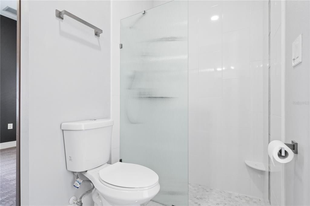 En Venta: $799,000 (4 camas, 3 baños, 3100 Pies cuadrados)