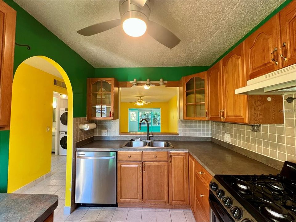 En Venta: $129,900 (2 camas, 2 baños, 886 Pies cuadrados)