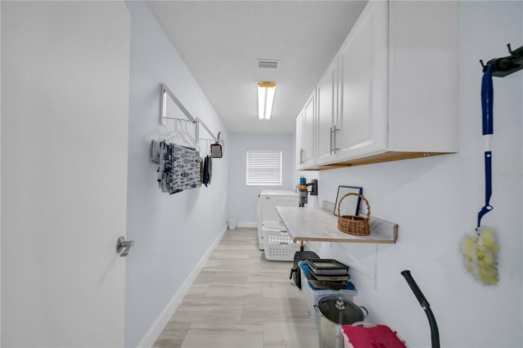 For Sale: $390,000 (3 beds, 2 baths, 1898 Square Feet)