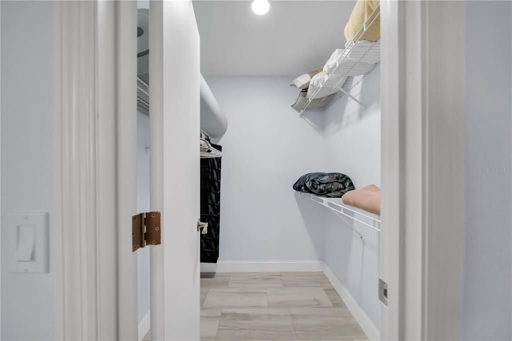 For Sale: $390,000 (3 beds, 2 baths, 1898 Square Feet)