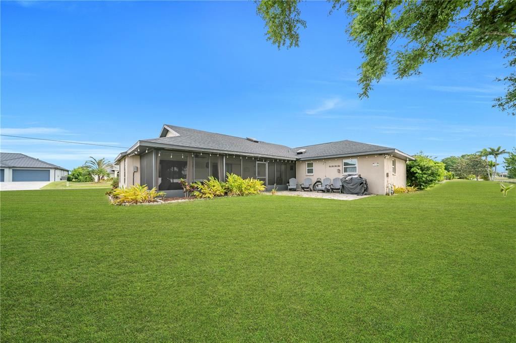 For Sale: $390,000 (3 beds, 2 baths, 1898 Square Feet)