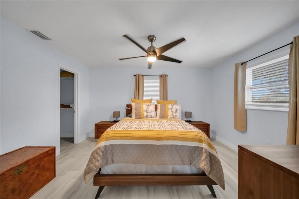 For Sale: $390,000 (3 beds, 2 baths, 1898 Square Feet)