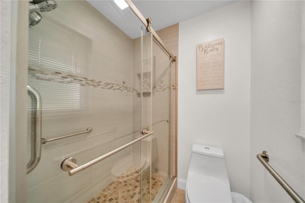 For Sale: $390,000 (3 beds, 2 baths, 1898 Square Feet)