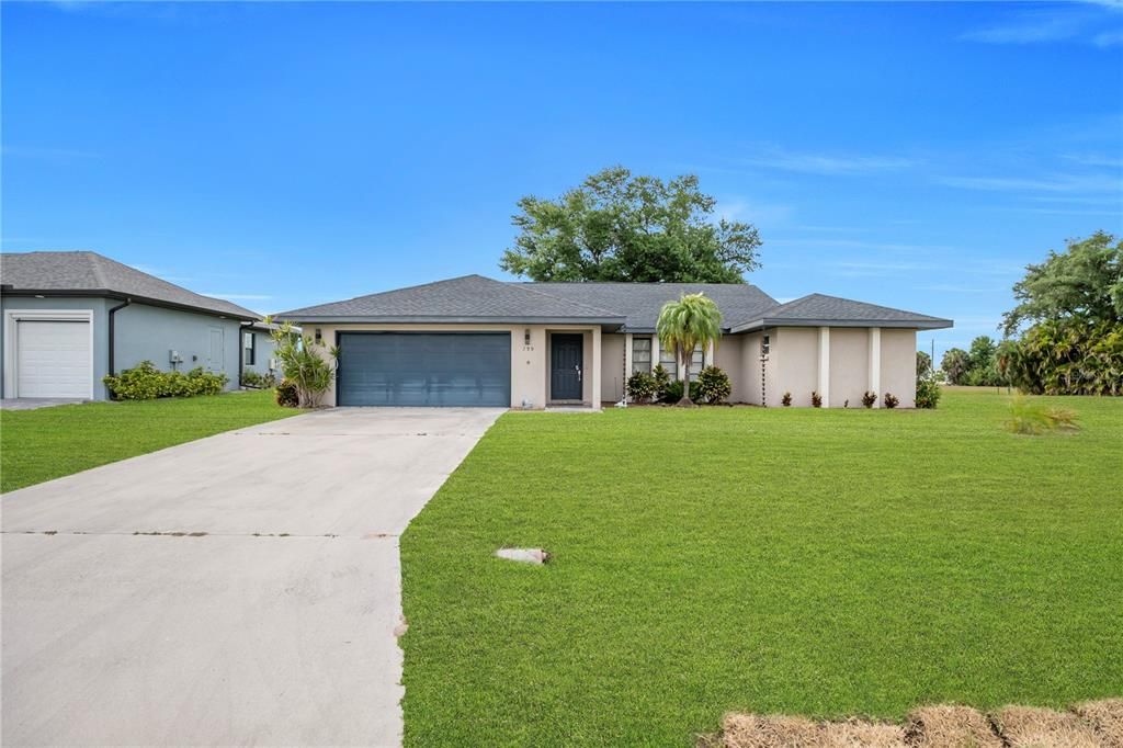 For Sale: $390,000 (3 beds, 2 baths, 1898 Square Feet)