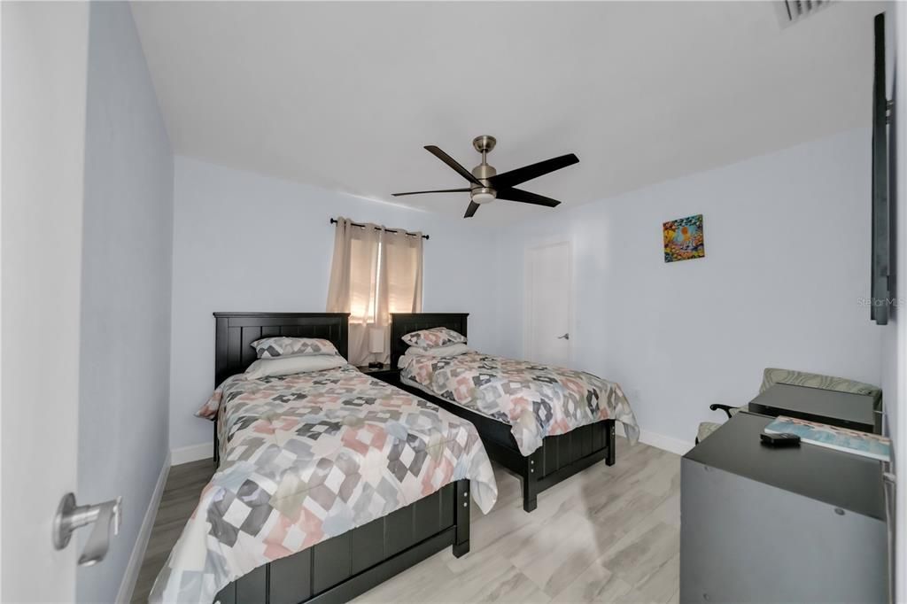 For Sale: $390,000 (3 beds, 2 baths, 1898 Square Feet)