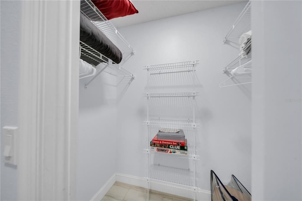 For Sale: $390,000 (3 beds, 2 baths, 1898 Square Feet)