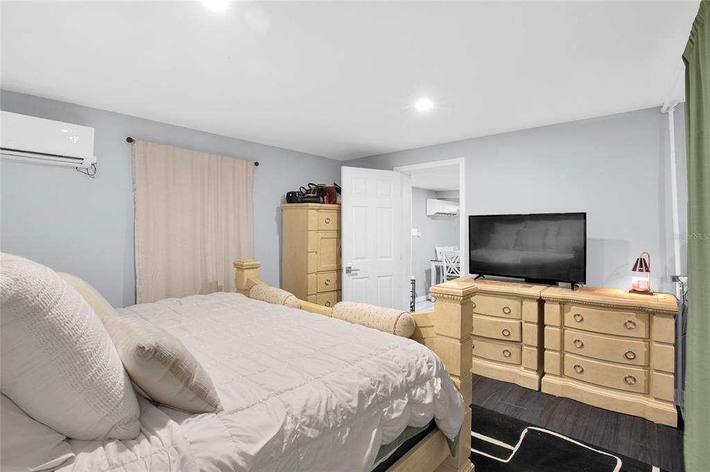For Sale: $349,500 (4 beds, 0 baths, 1592 Square Feet)