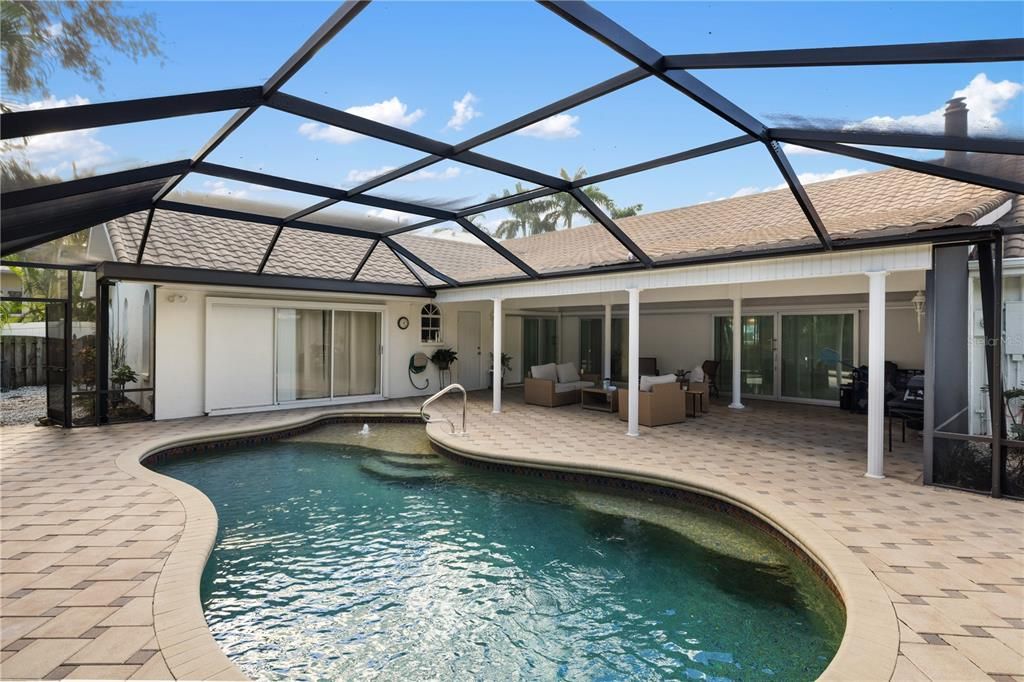 Active With Contract: $2,490,000 (4 beds, 3 baths, 2696 Square Feet)