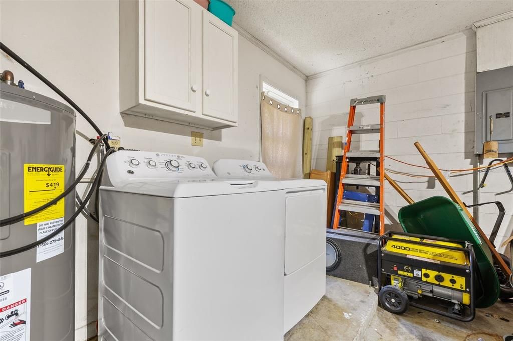На продажу: $329,000 (3 спален, 2 ванн, 1892 Квадратных фут)