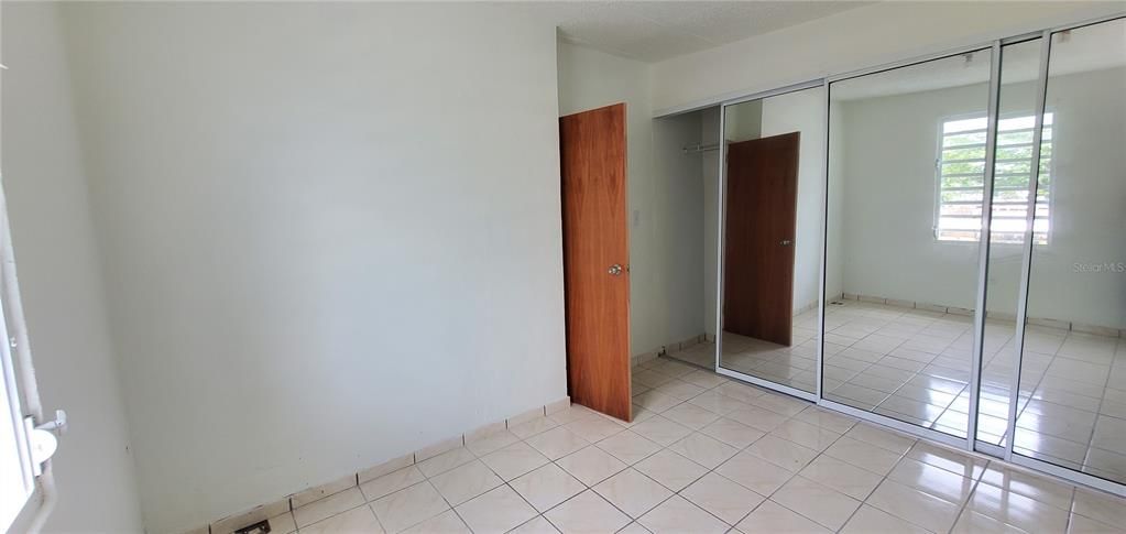 Active With Contract: $250,000 (7 beds, 0 baths, 1612 Square Feet)