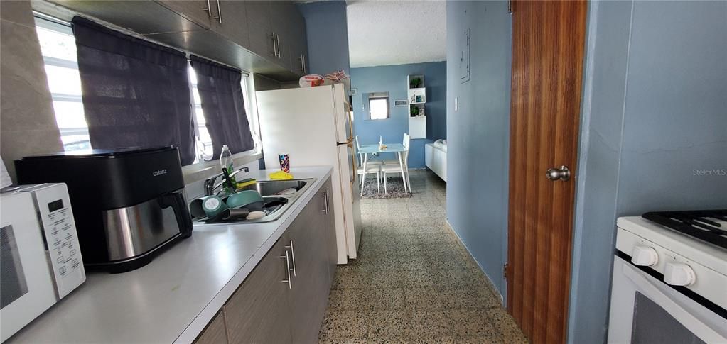 Active With Contract: $250,000 (7 beds, 0 baths, 1612 Square Feet)