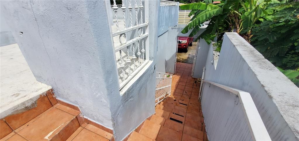 Active With Contract: $250,000 (7 beds, 0 baths, 1612 Square Feet)