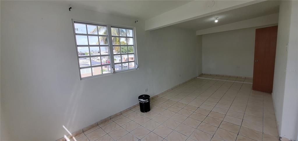 Active With Contract: $250,000 (7 beds, 0 baths, 1612 Square Feet)