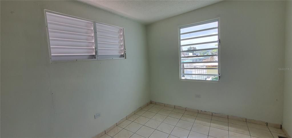 Active With Contract: $250,000 (7 beds, 0 baths, 1612 Square Feet)