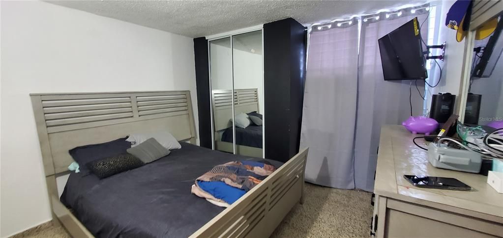 Active With Contract: $250,000 (7 beds, 0 baths, 1612 Square Feet)