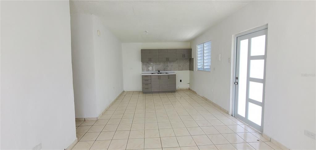 Active With Contract: $250,000 (7 beds, 0 baths, 1612 Square Feet)
