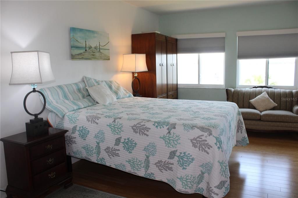 For Rent: $2,500 (2 beds, 2 baths, 1065 Square Feet)