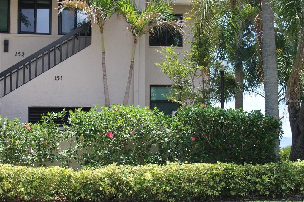 For Rent: $2,500 (2 beds, 2 baths, 1065 Square Feet)