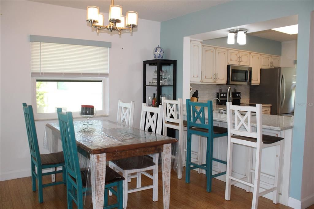 For Rent: $2,500 (2 beds, 2 baths, 1065 Square Feet)