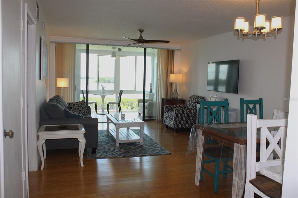 For Rent: $2,500 (2 beds, 2 baths, 1065 Square Feet)