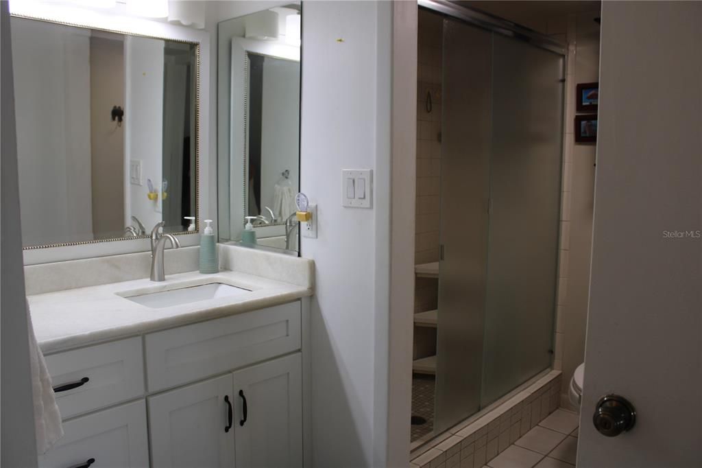 For Rent: $2,500 (2 beds, 2 baths, 1065 Square Feet)