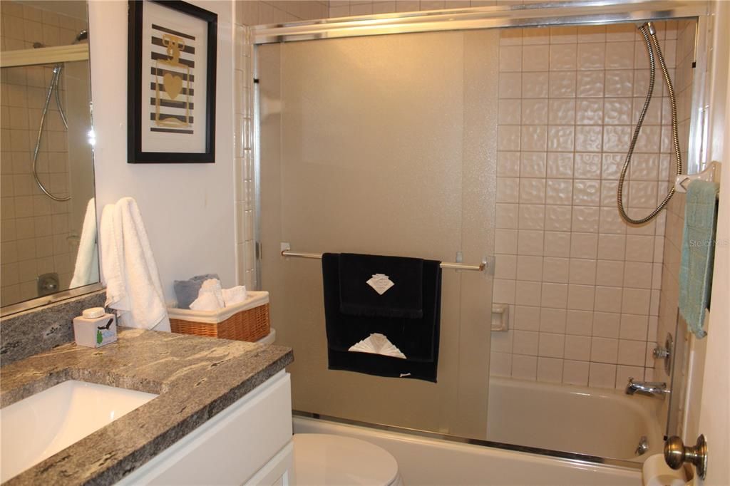 For Rent: $2,500 (2 beds, 2 baths, 1065 Square Feet)