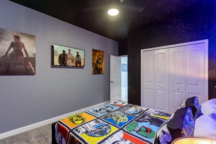 For Sale: $650,000 (5 beds, 5 baths, 2996 Square Feet)