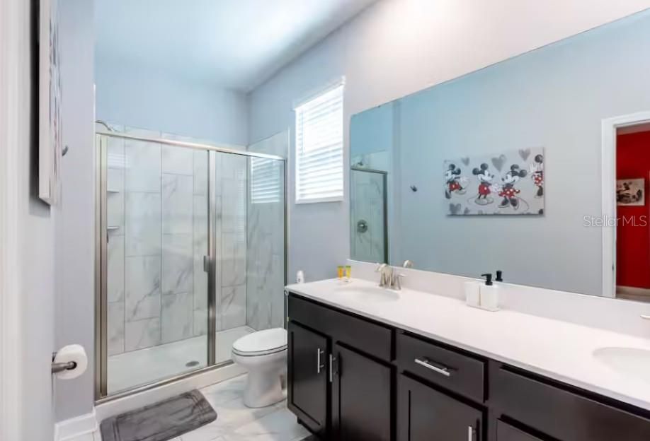 For Sale: $650,000 (5 beds, 5 baths, 2996 Square Feet)