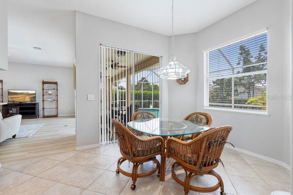En Venta: $639,900 (3 camas, 2 baños, 2322 Pies cuadrados)