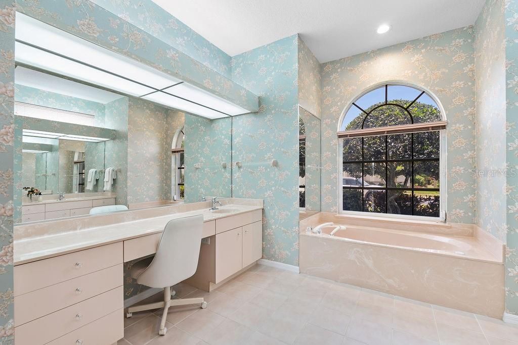 En Venta: $639,900 (3 camas, 2 baños, 2322 Pies cuadrados)