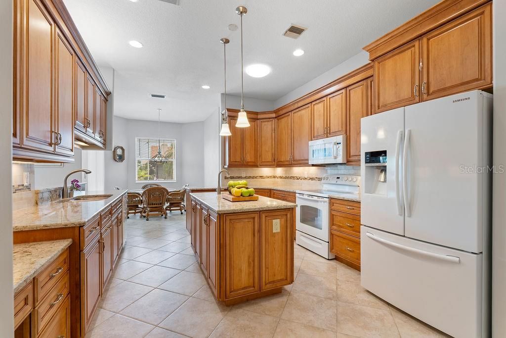 En Venta: $639,900 (3 camas, 2 baños, 2322 Pies cuadrados)