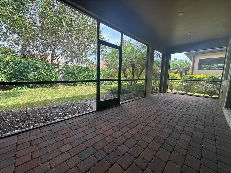 На продажу: $499,000 (3 спален, 2 ванн, 1984 Квадратных фут)