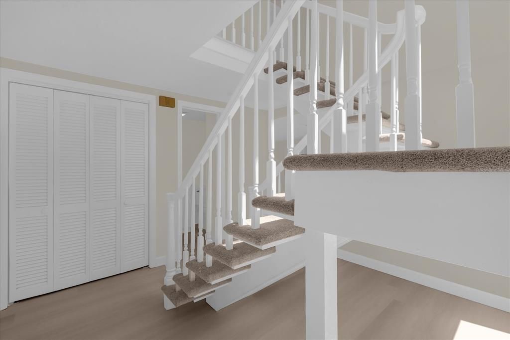 For Sale: $435,000 (4 beds, 2 baths, 2080 Square Feet)
