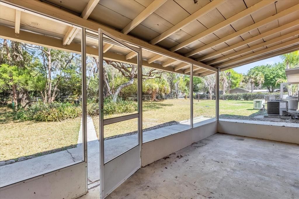 For Sale: $435,000 (4 beds, 2 baths, 2080 Square Feet)
