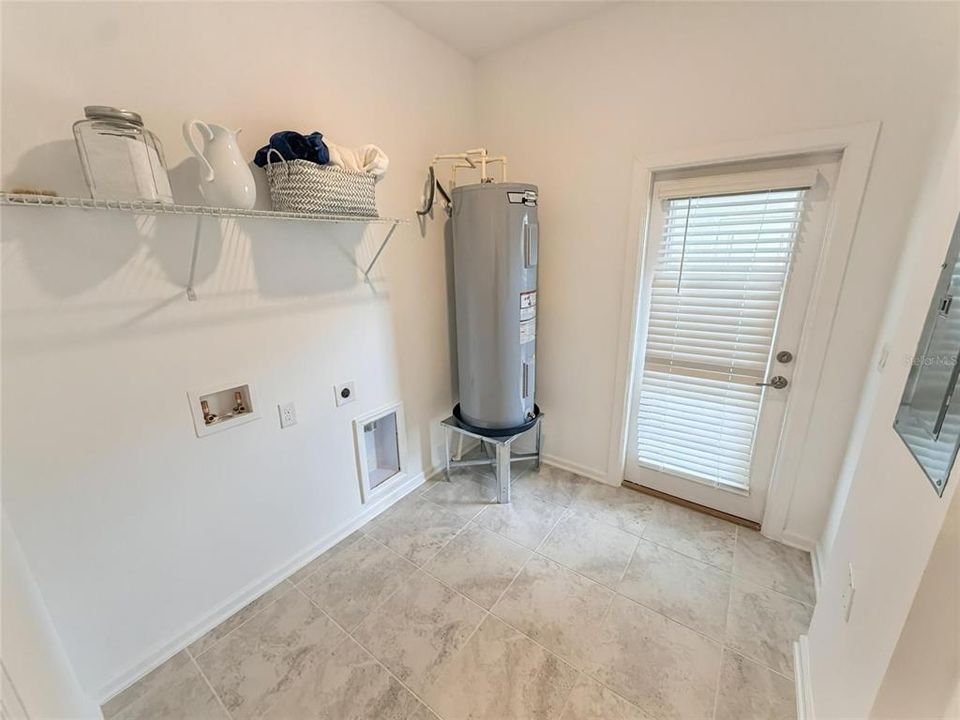 На продажу: $374,990 (3 спален, 2 ванн, 1780 Квадратных фут)