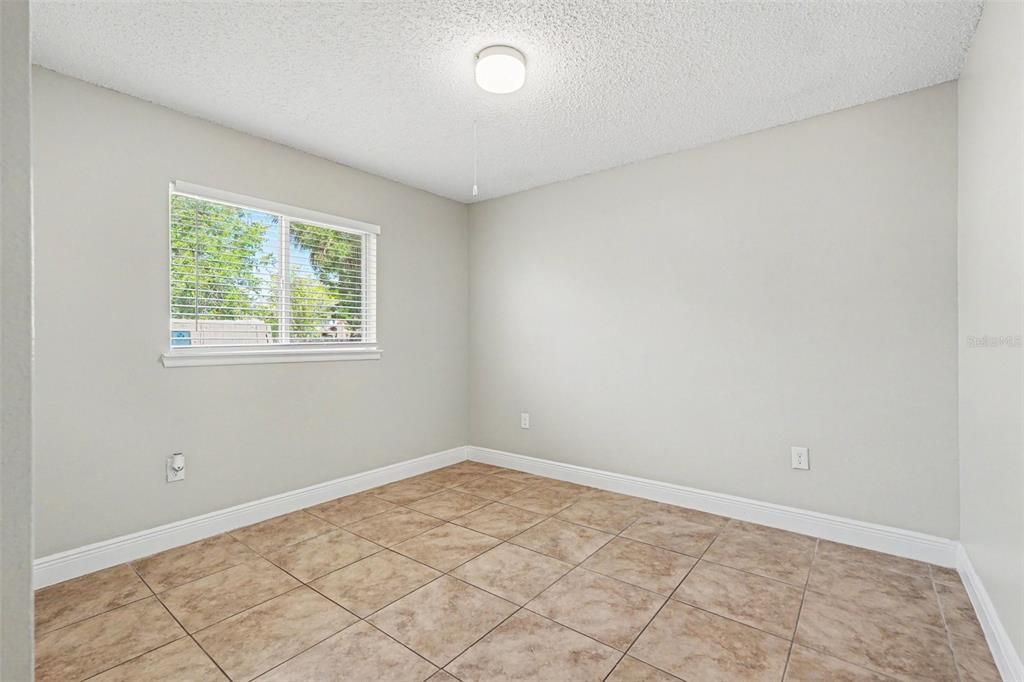En Venta: $334,900 (3 camas, 2 baños, 1256 Pies cuadrados)