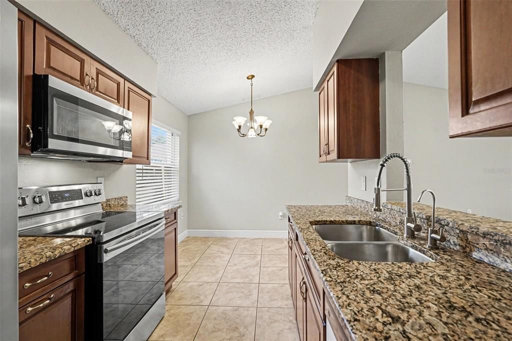En Venta: $334,900 (3 camas, 2 baños, 1256 Pies cuadrados)