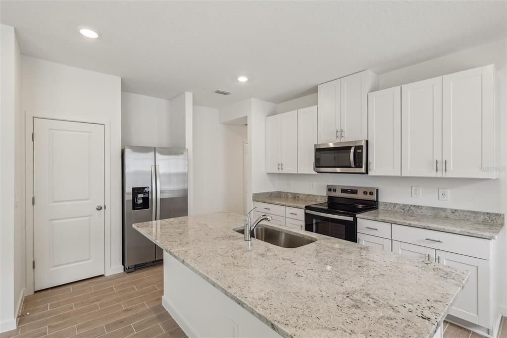 For Sale: $309,990 (4 beds, 2 baths, 1607 Square Feet)