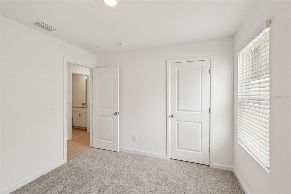 For Sale: $309,990 (4 beds, 2 baths, 1607 Square Feet)