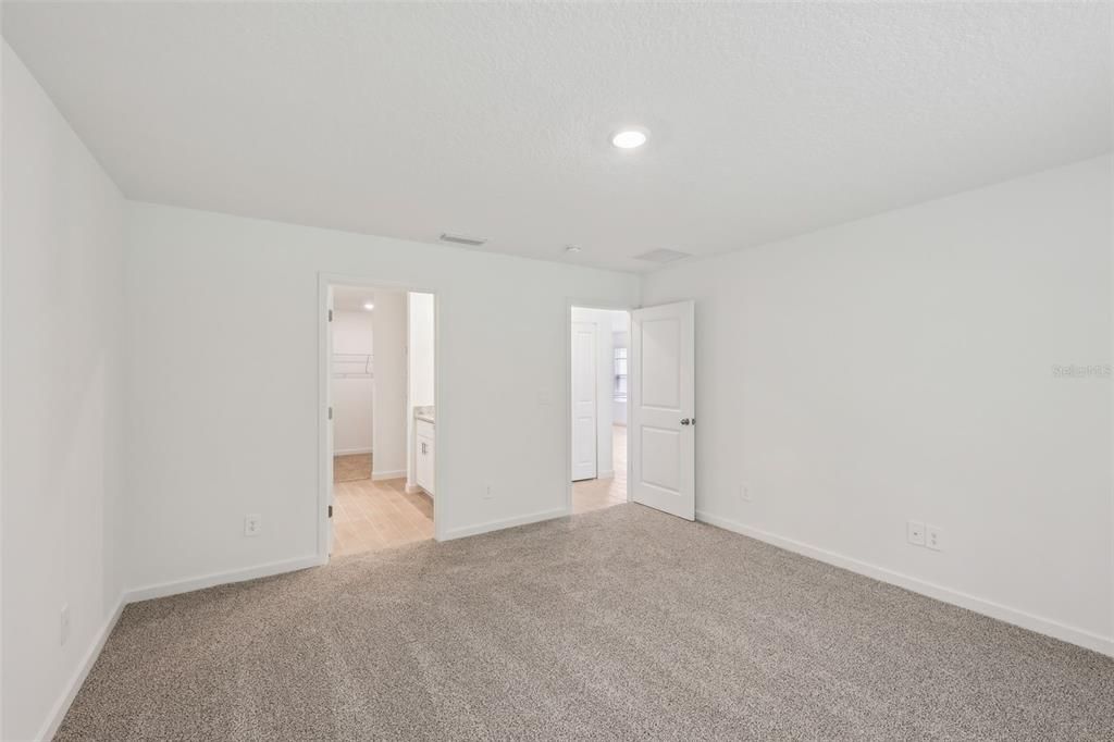 For Sale: $309,990 (4 beds, 2 baths, 1607 Square Feet)